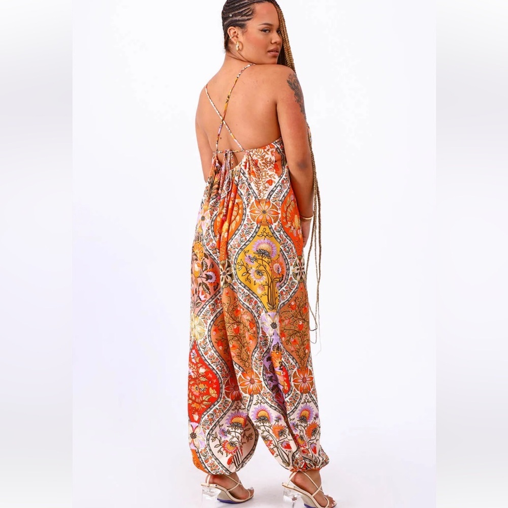 FARM Rio Halter Jumpsuit Size L - Picture 9 of 15